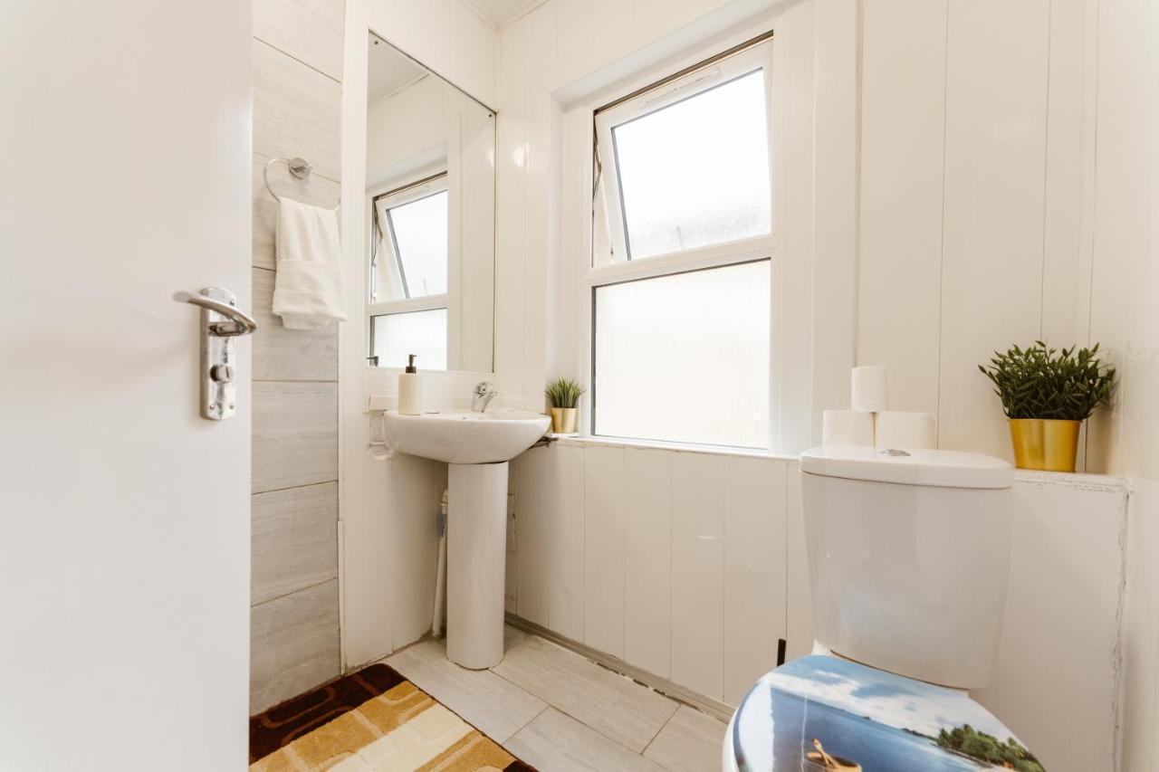 Great Rooms In Plaistow Лондон Экстерьер фото
